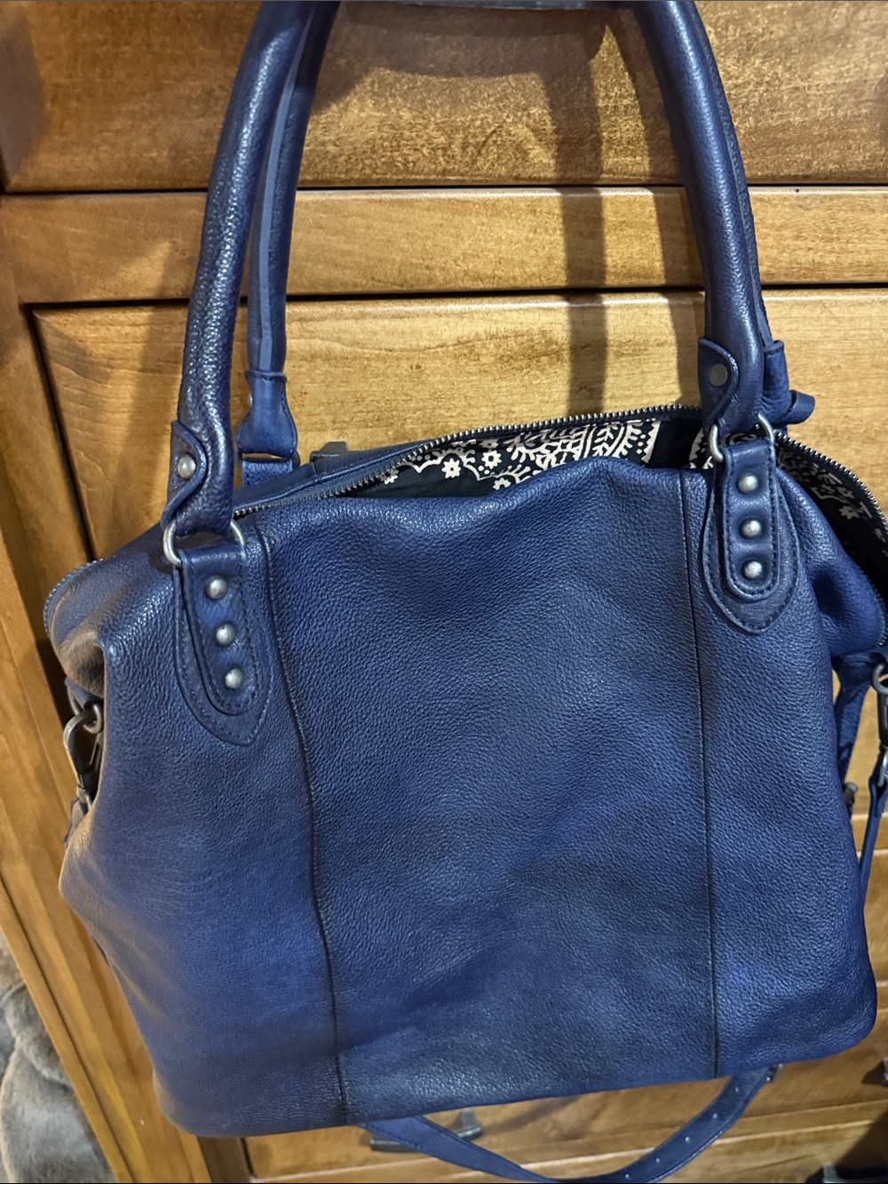 Free people We The Free Navy Leather Tote Bag - Classic Handbag like new - Picture 7 of 8